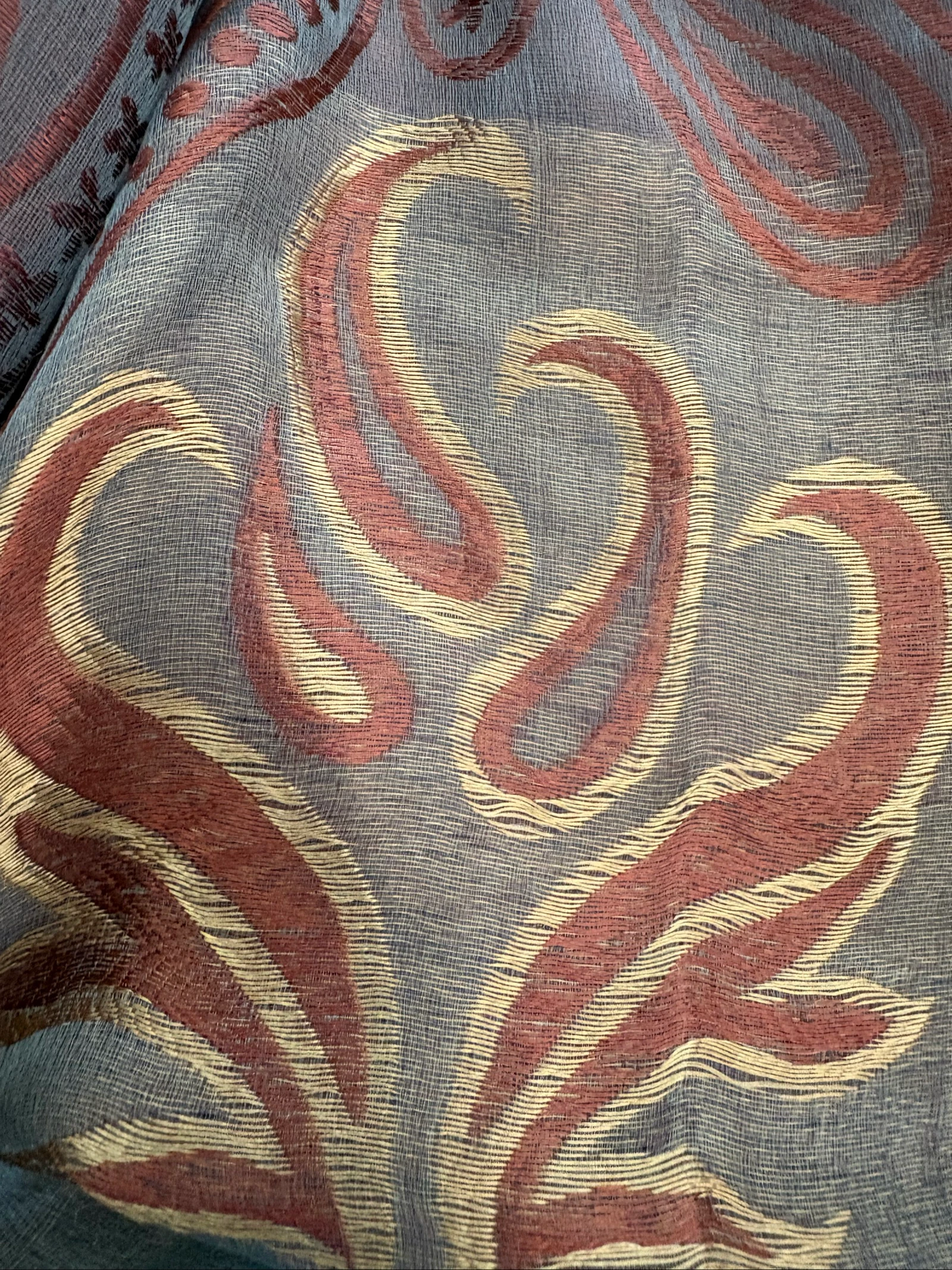 Etole sjaal roestgrijs met gouden cachemire motieven – photo 3
